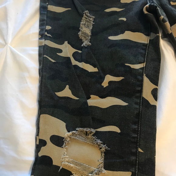 Distressed Monkey Ride Camo Jeans - Picture 5 of 5